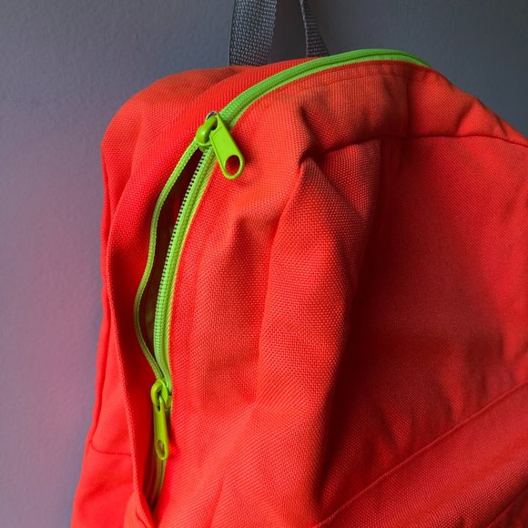 AMERICAN APPAREL - NYLON BACKPACK + TEA TIME PIN - Picture 6 of 8